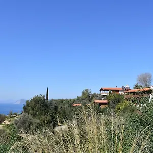 Homestay Casa Roja, Cedit
